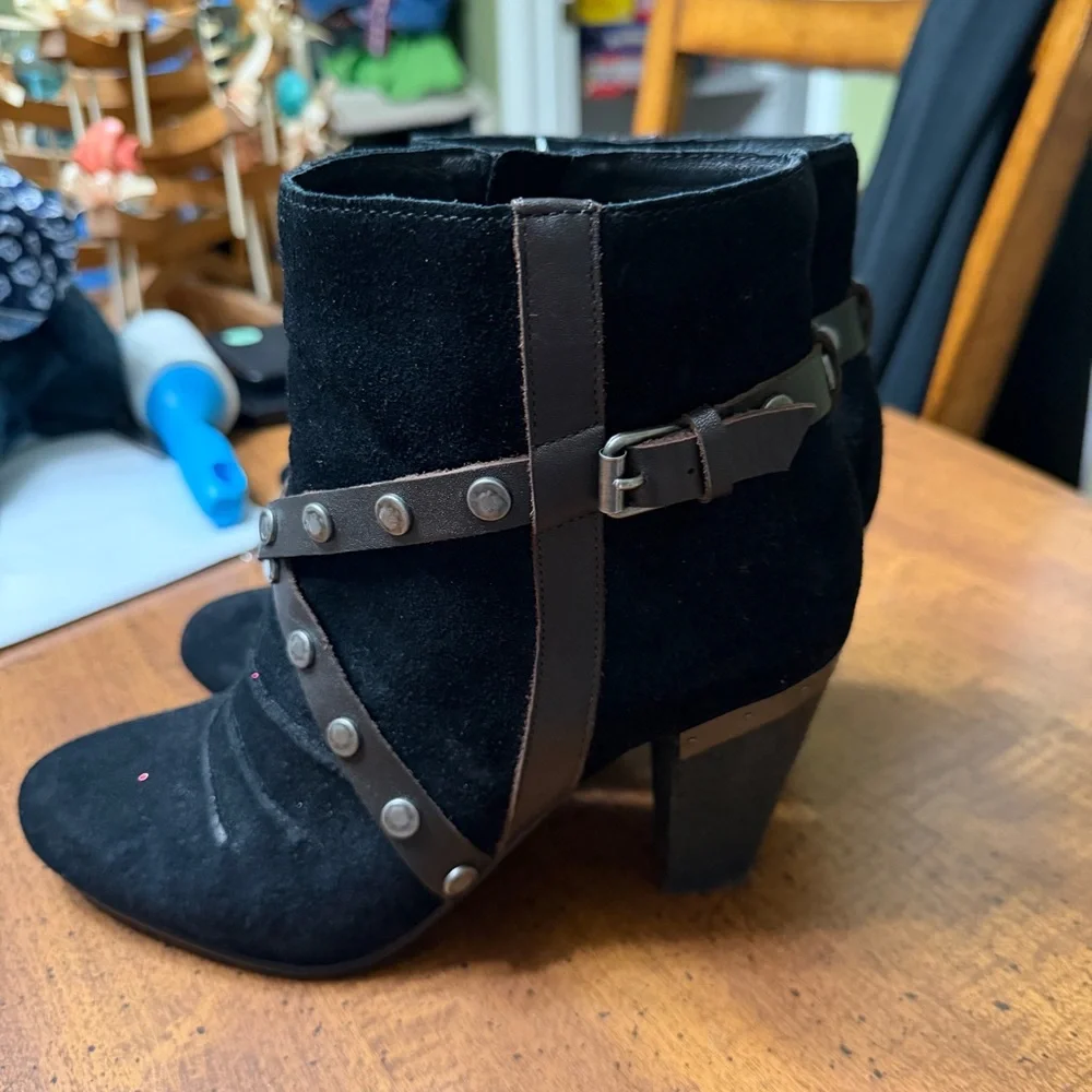Mia‎ Limited Edition Fernandaa Black Ankle Boots with Studded Straps Leather 6.5